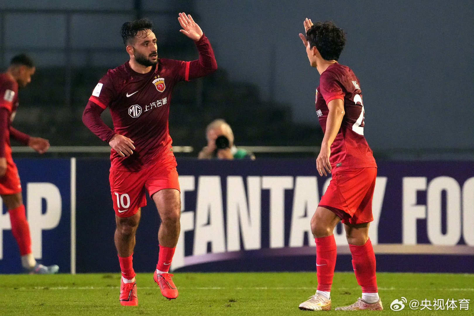 九游体育下载-欧冠赛后再迎强敌，上海海港单刀错失，主帅态度：悬念犹存，控场能力受关注的简单介绍