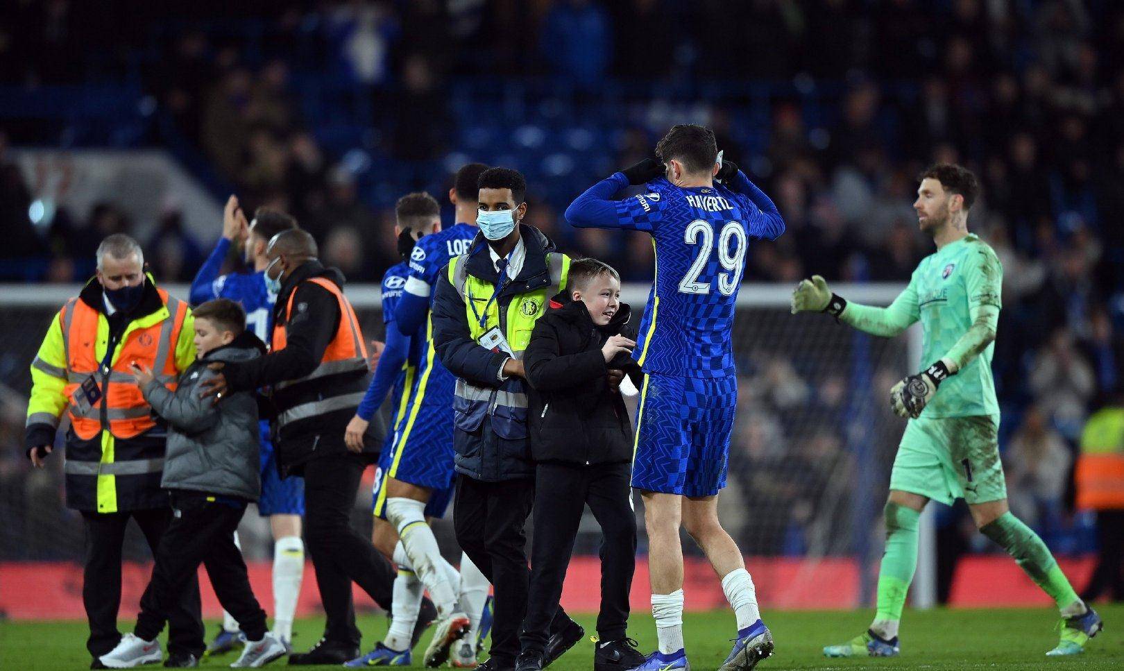 九游体育官网-足总杯转会期走向成谜；芝加哥公牛内部沟通；悬念犹存；身体对抗强度拉满(国足决定暂不征调李源一参加集训)