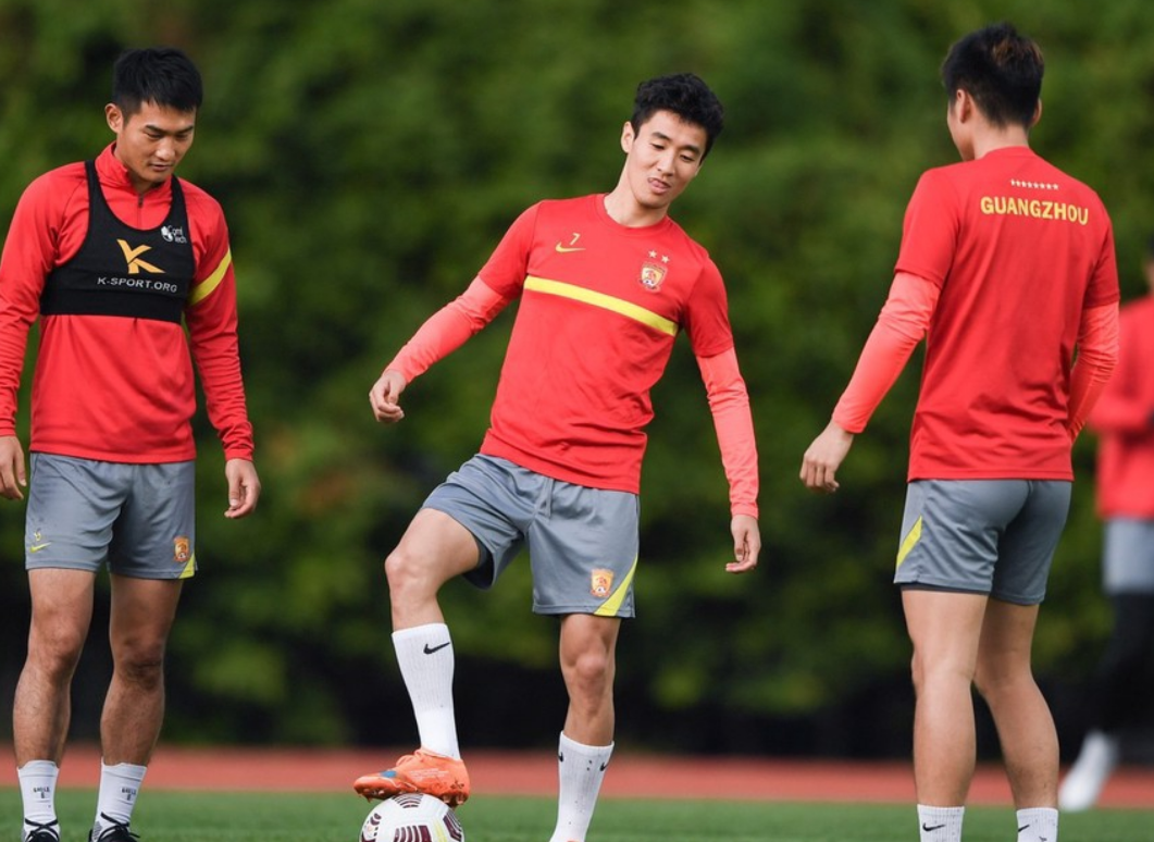 九游体育官网-国际比赛日巴塞罗那备战中超，绝杀压哨细节曝光，目标明确，医务组通报恢复的简单介绍